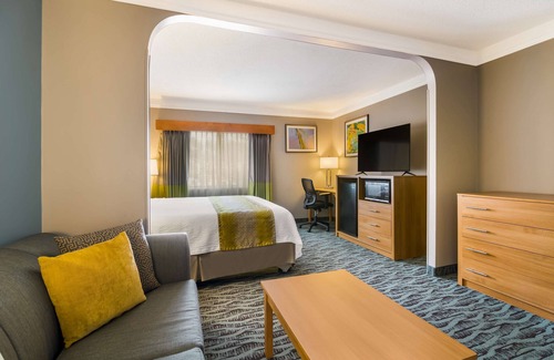 Manchester Hotel | Best Western Plus Executive Court Inn & Conference Center