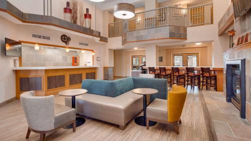 Aurora Hotel | Best Western Plus Gateway Inn & Suites - Aurora