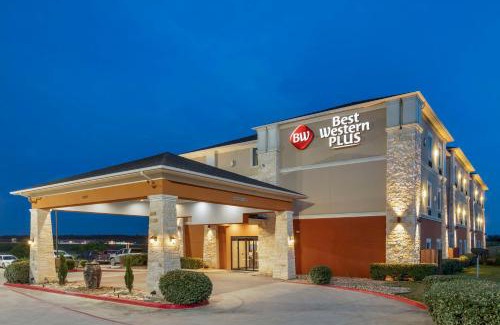 Luling Hotel | Best Western Plus Longhorn Inn & Suites