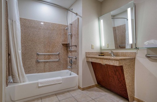 Philadelphia Hotel | Best Western Plus Philadelphia-Choctaw Hotel and Suites