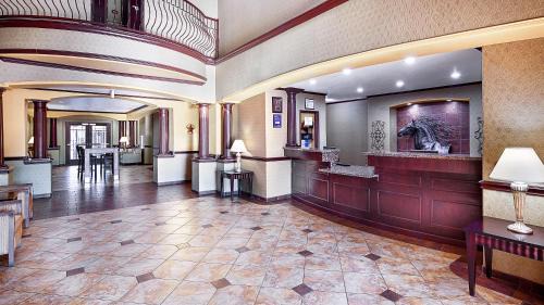 Athens Hotel | Best Western Plus Royal Mountain Inn & Suites