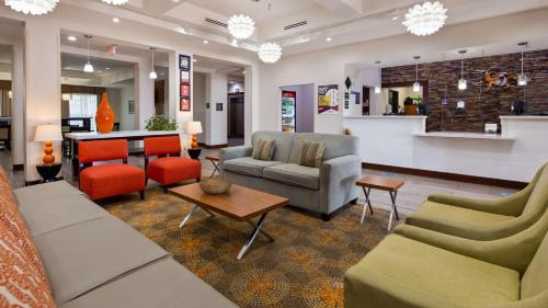 Spring Hotel | Best Western Plus Spring Inn & Suites