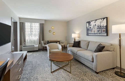 St. Charles Hotel | Best Western Plus The Charles Hotel