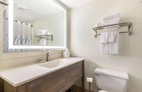 Ames Hotel | Best Western Plus University Park Inn & Suites