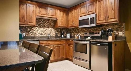 Red River Hotel | Best Western Rivers Edge