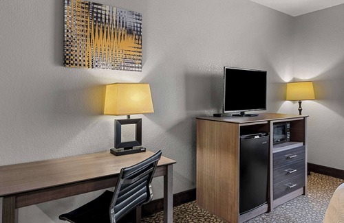 Sherwood Hotel | Best Western Sherwood Inn & Suites