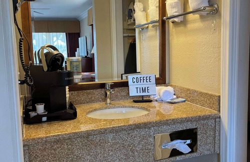 Morro Bay Hotel | Best Western Tradewinds