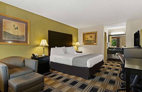 Fayetteville Hotel | Best Western Windsor Suites