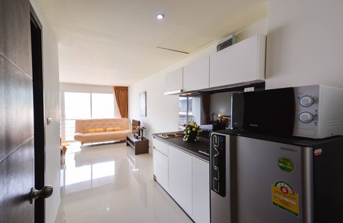 Patong Condo | BeststayinPhuket Poolview/Mountain Condo 1