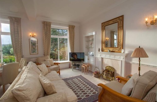 Waterhead Cottage | BETAMERE, romantic, with a garden in Ambleside