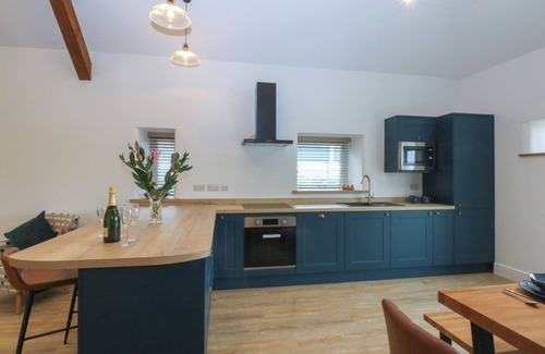 Llanfachraeth Cottage | BEUDY TANRALLT, family friendly, with a garden in Llanfachraeth