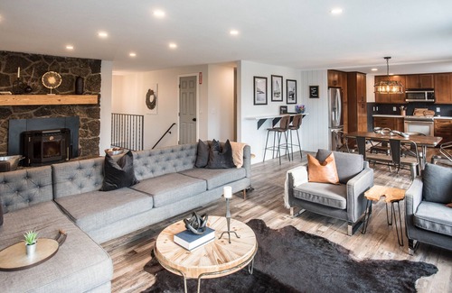 Vancouver House | Beverly Heights Retreat