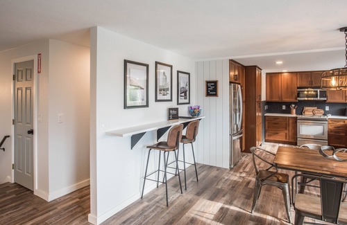 Vancouver House | Beverly Heights Retreat