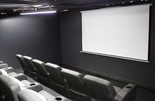 Guarne Bed & Breakfast | Beverly Hills Mansion room only