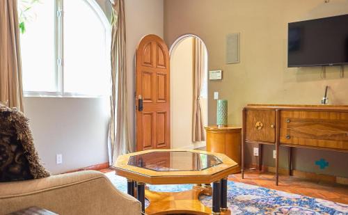 Beverly Hills House | Beverly Hills Spanish