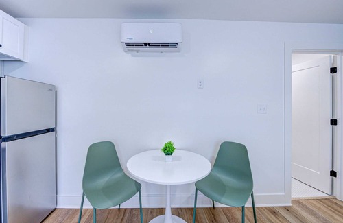 Galveston Apartment | Beverly Hills Studio Apartment 2 Queen Beds