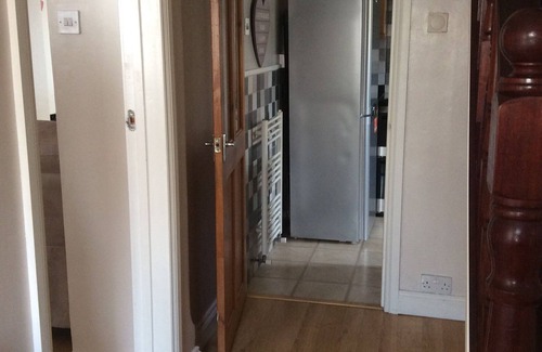 Barnehurst House | Bexleyhealth Town Centre 4 Bedroom House