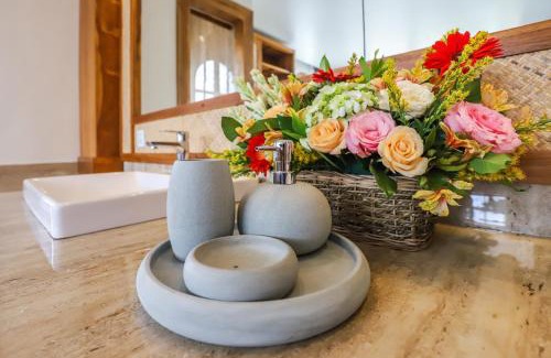 Lodtunduh Villa | Beyond Villa 3BDR, 2 FL, 2 Pools, 2 Living Rooms