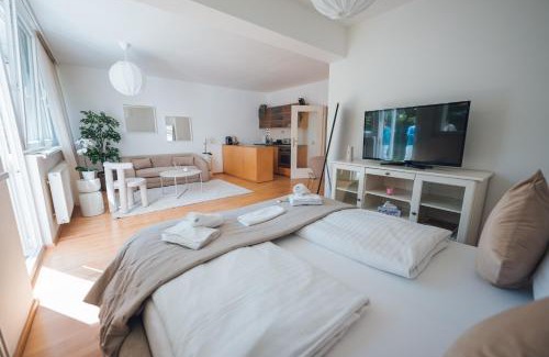 Oberdobling Apartment | Bezauberndes Studio mit privatem Garten