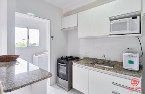 Barra da Lagoa Apartment | BH56 Conforto, AR, Varanda Gourmet e Vista Linda