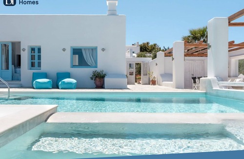 Kamari Villa | BH602 - C - Villa Santorini /coordinates: 36.439803, 25.446853