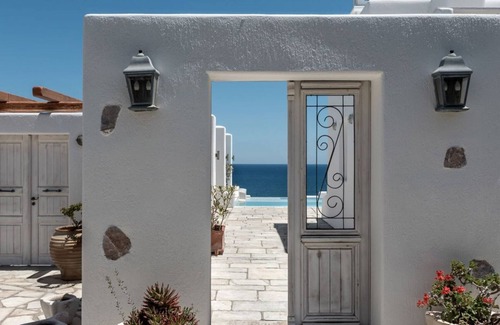 Kamari Villa | BH602 - C - Villa Santorini /coordinates: 36.439803, 25.446853