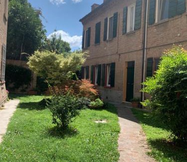 Ferrara Historic Centre Apartment | Biciclò Mini Studio