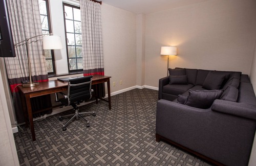 Bloomington Hotel | Biddle Hotel and Conference Center