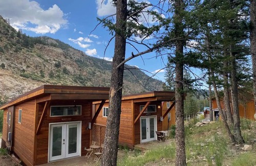 Idaho Springs Cabin | Bierstadt Cabin at Base Camp Lodging Company