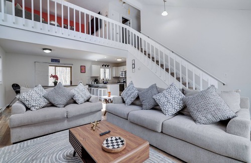 Gouldsboro House | Big Bass Lake 4BR Poconos Home - GAME ROOM - POOL