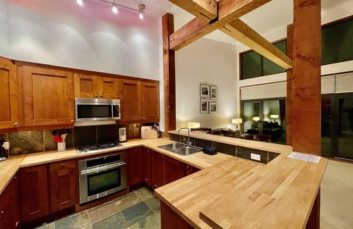 Ucluelet Condo | Big Beach Villa
