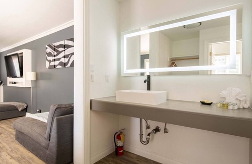 Big Bear Lake House | Big Bear Spa Suites