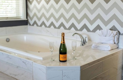 Big Bear Lake House | Big Bear Spa Suites