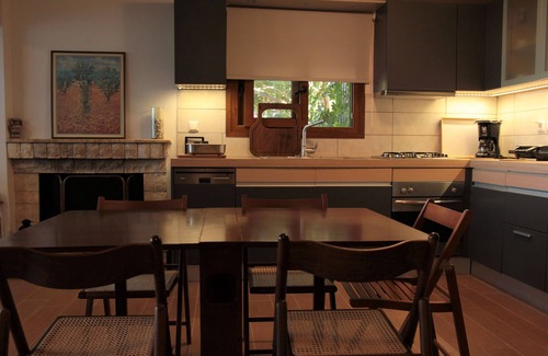 Longos House | BIG BLUE SEA IN GREEN