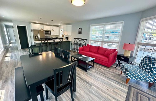 Nancy Boat Rental | Big Green Stationary- Lee’s Ford Marina