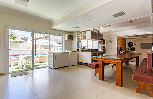 Governador Celso Ramos House | Big House 06- Excellent house with 5 Bedrooms, pool with jacuzzi, air split, all new
