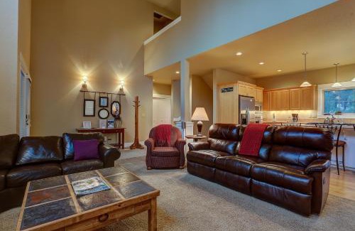 RiverWild House | Big Pine Home on Deschutes River Trail