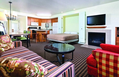 Angels Camp Resort | Big Tree mountains and Oak Tree country side !