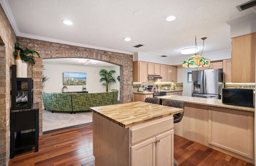 Isle of Palms House | Big Wheelchair Accessible Home Close to Beach/Mayo with Zen Den and Fenced Yard