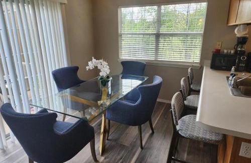 Bentonville Apartment | Bikes trails wine Quiet, cozy and comfortable