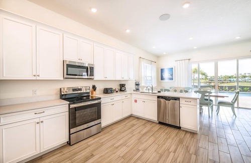 West Kissimmee Cottage | Bikini Bay Cottage with Private Pool near Disney and Margaritaville Resort &.