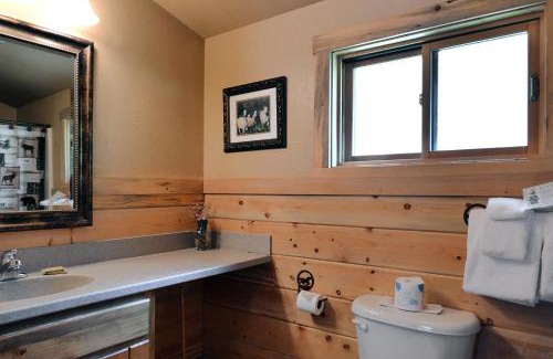 Wapiti Hotel | Bill Cody Ranch