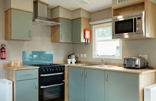 Great Houghton House | Billing Aquadrome Silver 3 Bed Caravan KM159