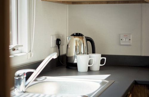 Great Houghton House | Billing Aquadrome Silver 3 Bed Pet Friendly NW06