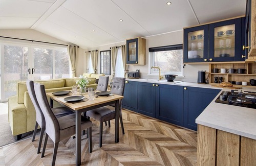 Great Houghton House | Billing Aquadrome 2 Bed Hot Tub Caravan MI12