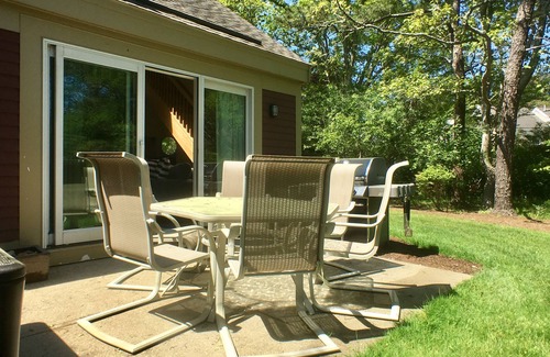 Brewster Condo | Billington townhouse with straight staircase that leads to an enclosed loft, premium streaming TV.