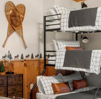 Pinetop-Lakeside House | Billy Creek Luxury Lodge on the creek - Sleeps 18!