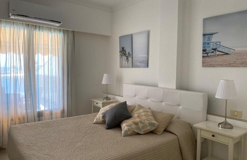 Playa de Mogan Apartment | Billy's Beachfront Apartment with pool access