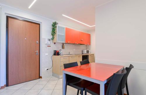 Seriate Apartment | Bilocale Chic 2, 10min Aeroporto Milano-Bergamo, BOX AUTO e ARIA CONDIZIONATA