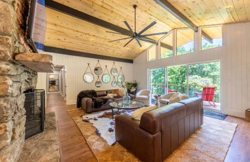 Skyland House | Biltmore Forest Retreat Sauna Hot tub Game Rm